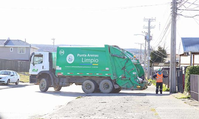 Transportes Carlos Estrada limitada se hace cargo de la recolección de basura en Punta Arenas